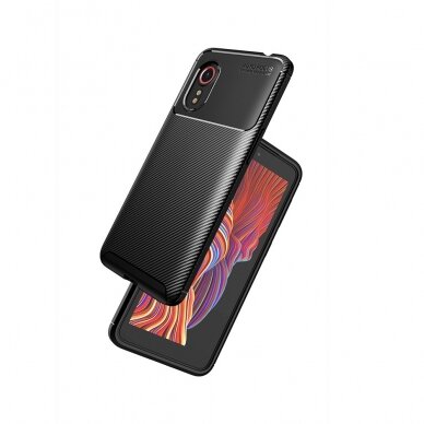 Samsung Xcover 5 juoda Carbon Fiber nugarėlė 4