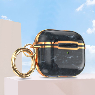 Silikoninis dėklas Airpods Pro 2nd Gen su karabinu Marble Black/Gold 3